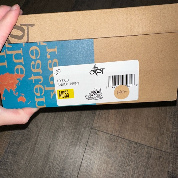 OTBT Sneakers - Picture 4 of 5